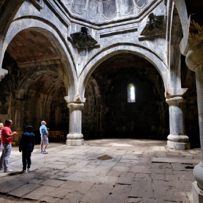 KÜLTÜREL MIRASI SAVUNMAK Savaşin ve Kalkinmanın Gölgesinde Kaybolan Değerler